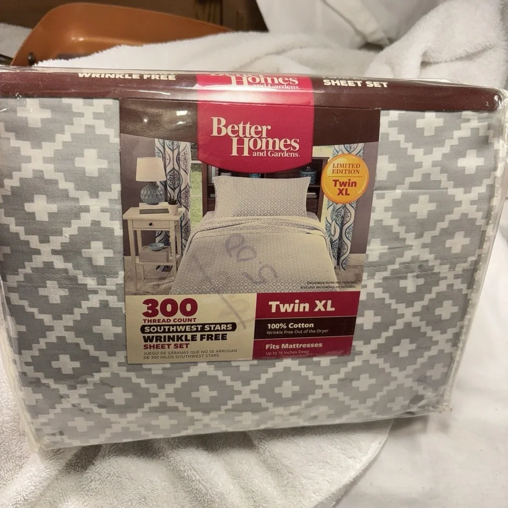 Better Homes and Gardens Sheet Set Twin Three 3 Pieces‎ Gray And White